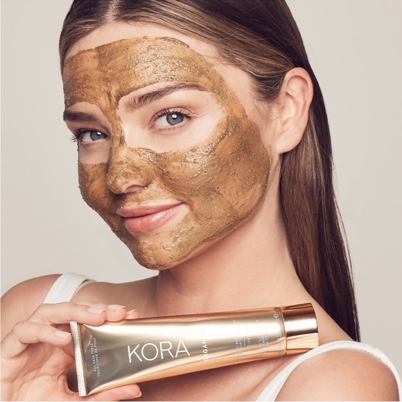 KORA Organics Turmeric BHA Pore & Brightening Treatment Mask (10ml) mini size - Picture 4 of 5